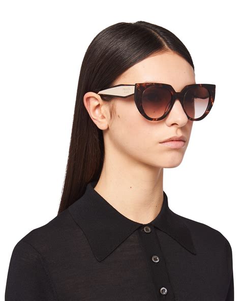 prada sunglassea